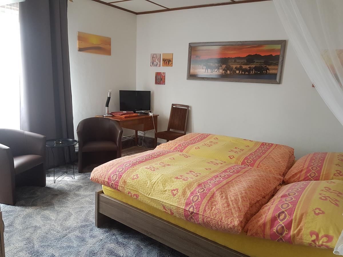 Hotel De La Gare, Vendlincourt Eksteriør billede