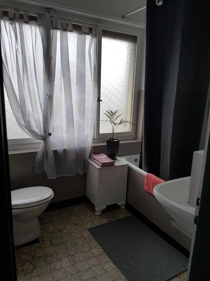 Hotel De La Gare, Vendlincourt Eksteriør billede